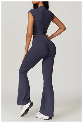 Conjunto Fitness Mujer – Top + Pantalón Acampanado de Cintura Alta