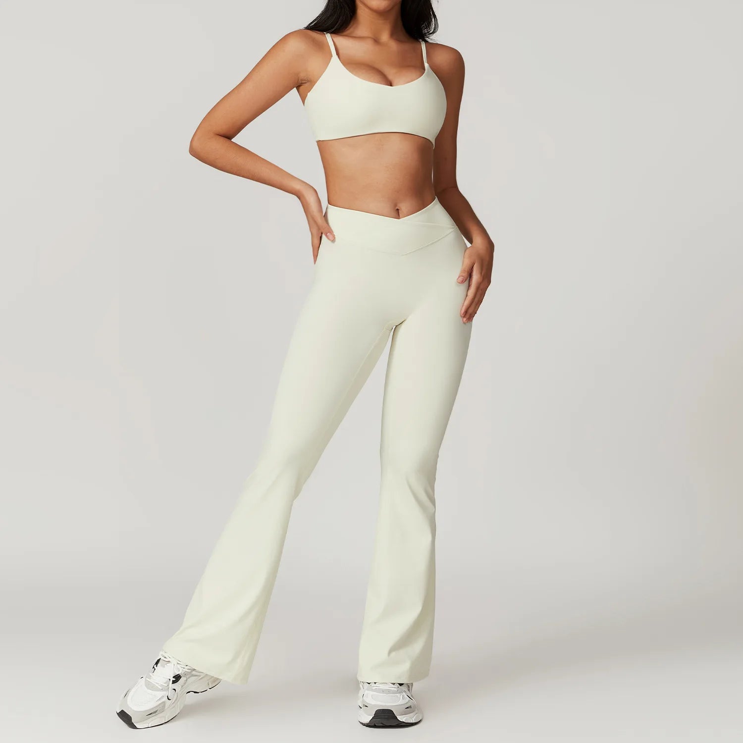 Conjunto Fitness Mujer – Top + Pantalón Acampanado de Cintura Alta