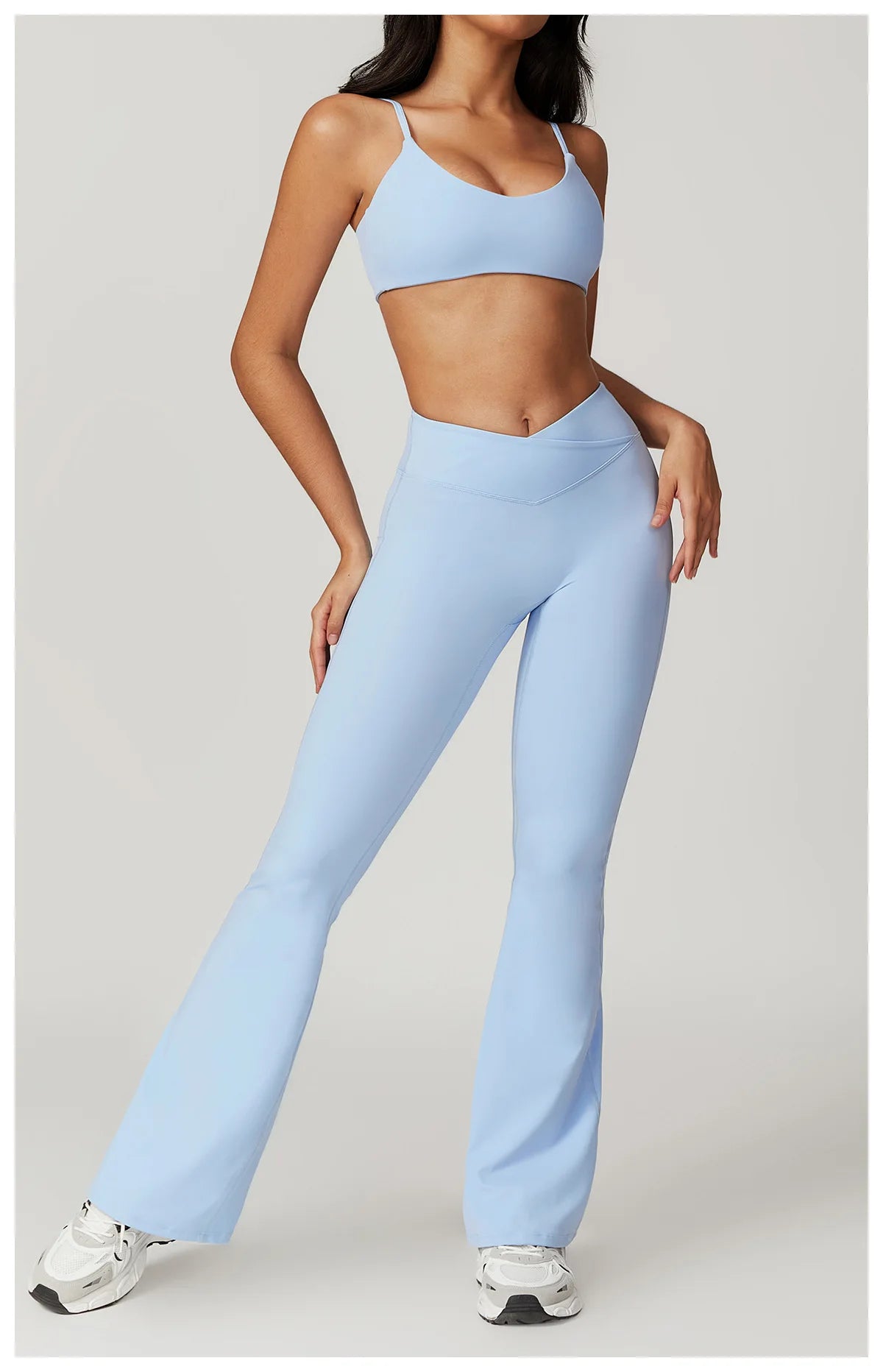 Conjunto Fitness Mujer – Top + Pantalón Acampanado de Cintura Alta