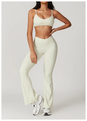 Conjunto Fitness Mujer – Top + Pantalón Acampanado de Cintura Alta