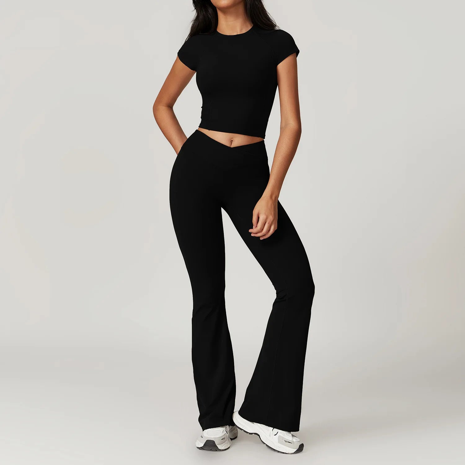 Conjunto Fitness Mujer – Top + Pantalón Acampanado de Cintura Alta