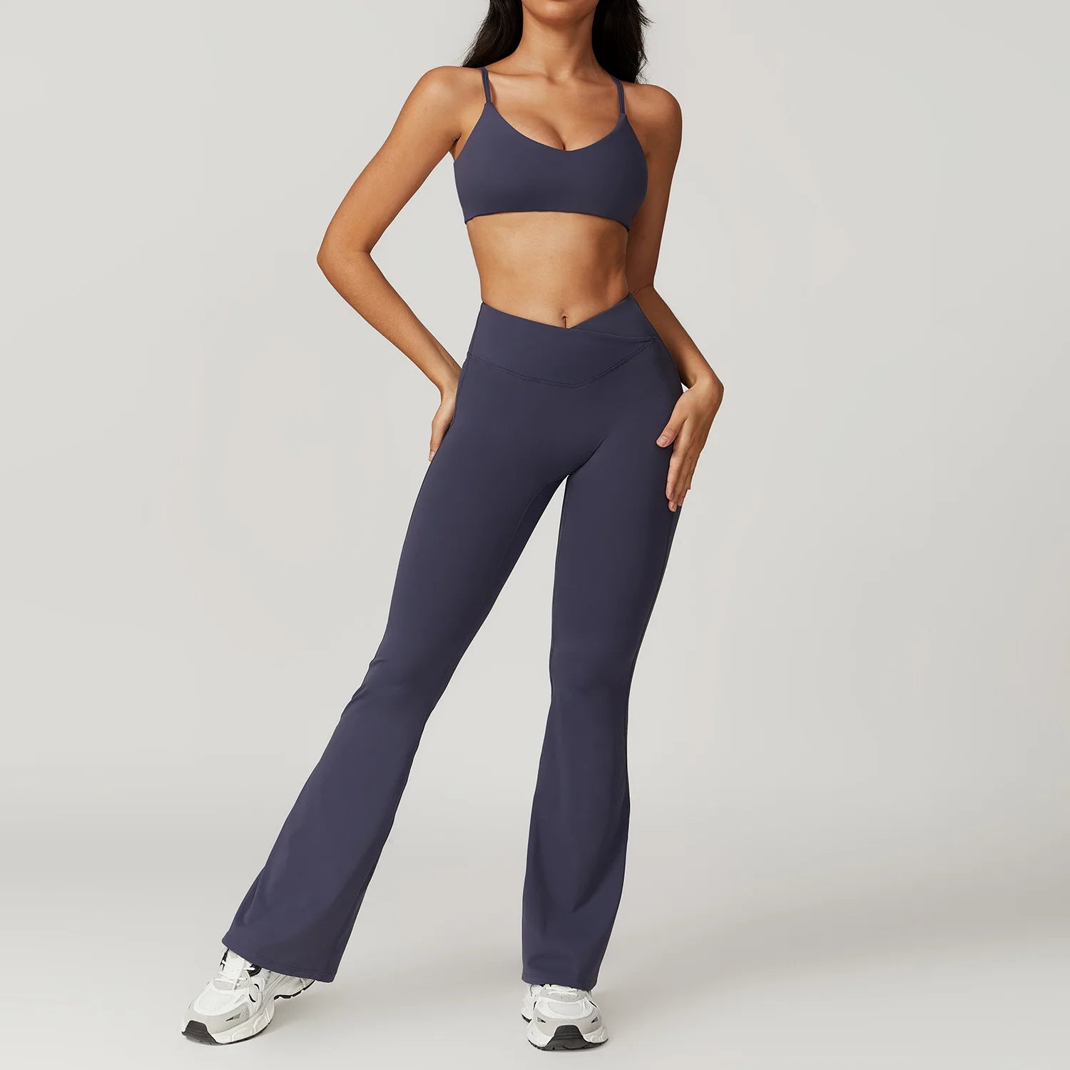 Conjunto Fitness Mujer – Top + Pantalón Acampanado de Cintura Alta