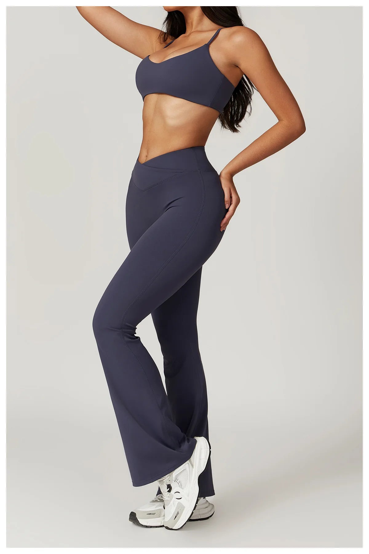 Conjunto Fitness Mujer – Top + Pantalón Acampanado de Cintura Alta