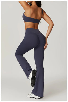 Conjunto Fitness Mujer – Top + Pantalón Acampanado de Cintura Alta