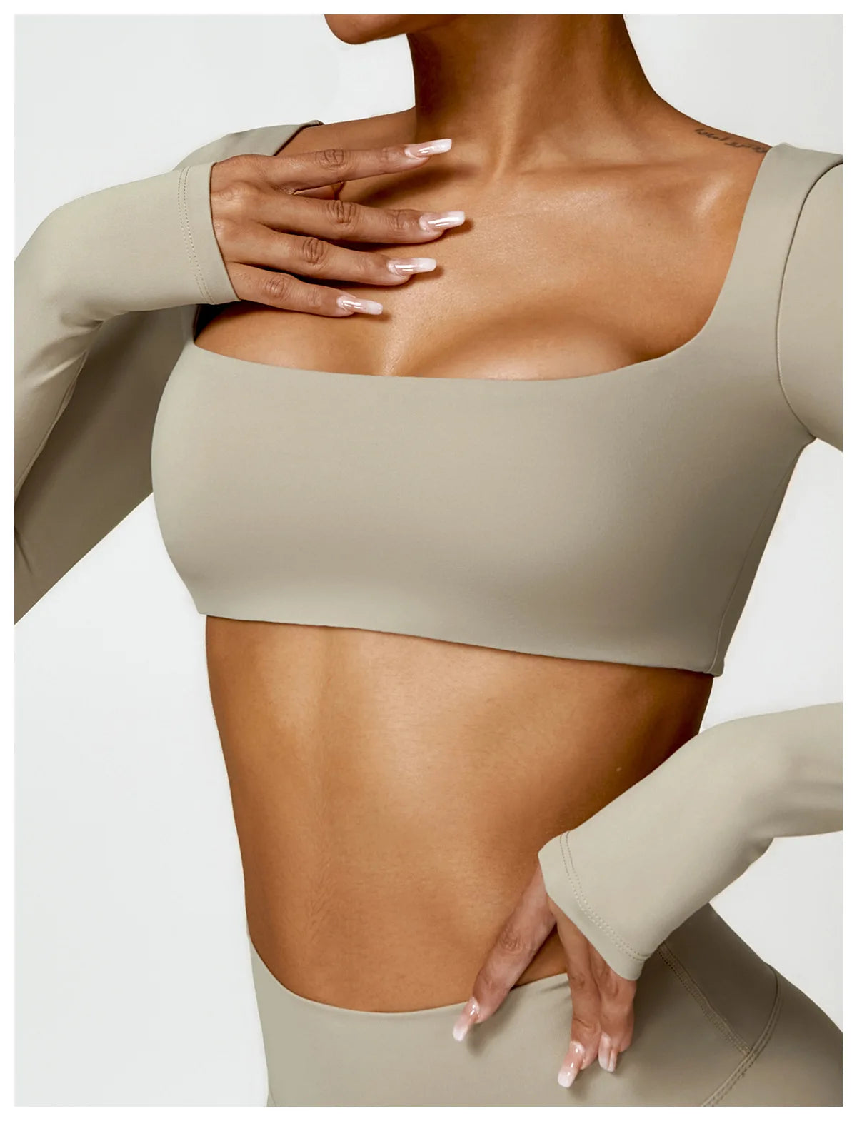 Conjunto Fitness Femenino con Manga Larga y Leggings de Cintura Alta