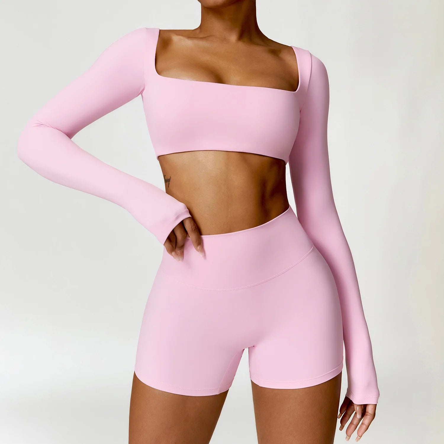 Conjunto Fitness Mujer – Top de Manga Larga + Shorts de Cintura Alta