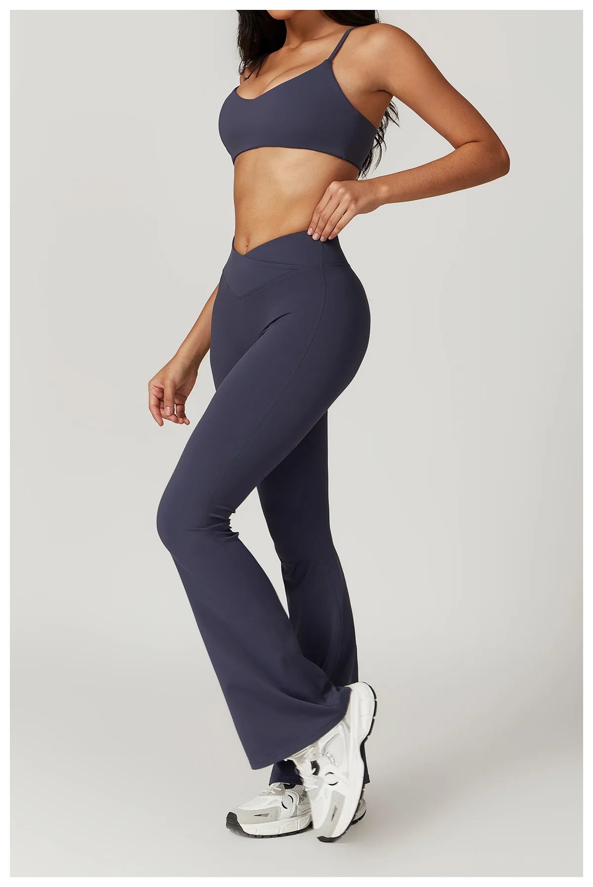 Conjunto Fitness Mujer – Top + Pantalón Acampanado de Cintura Alta