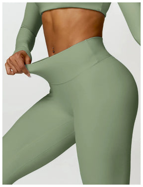 Conjunto Fitness Femenino con Manga Larga y Leggings de Cintura Alta