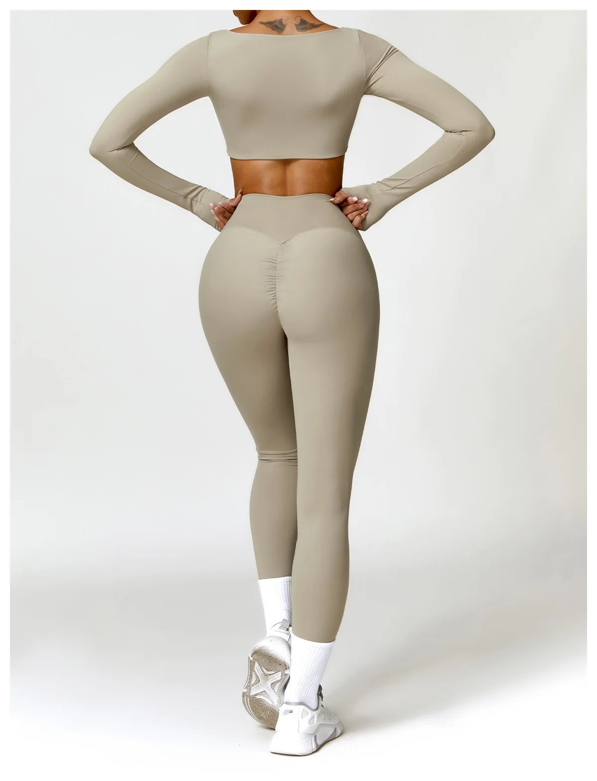 Conjunto Fitness Femenino con Manga Larga y Leggings de Cintura Alta