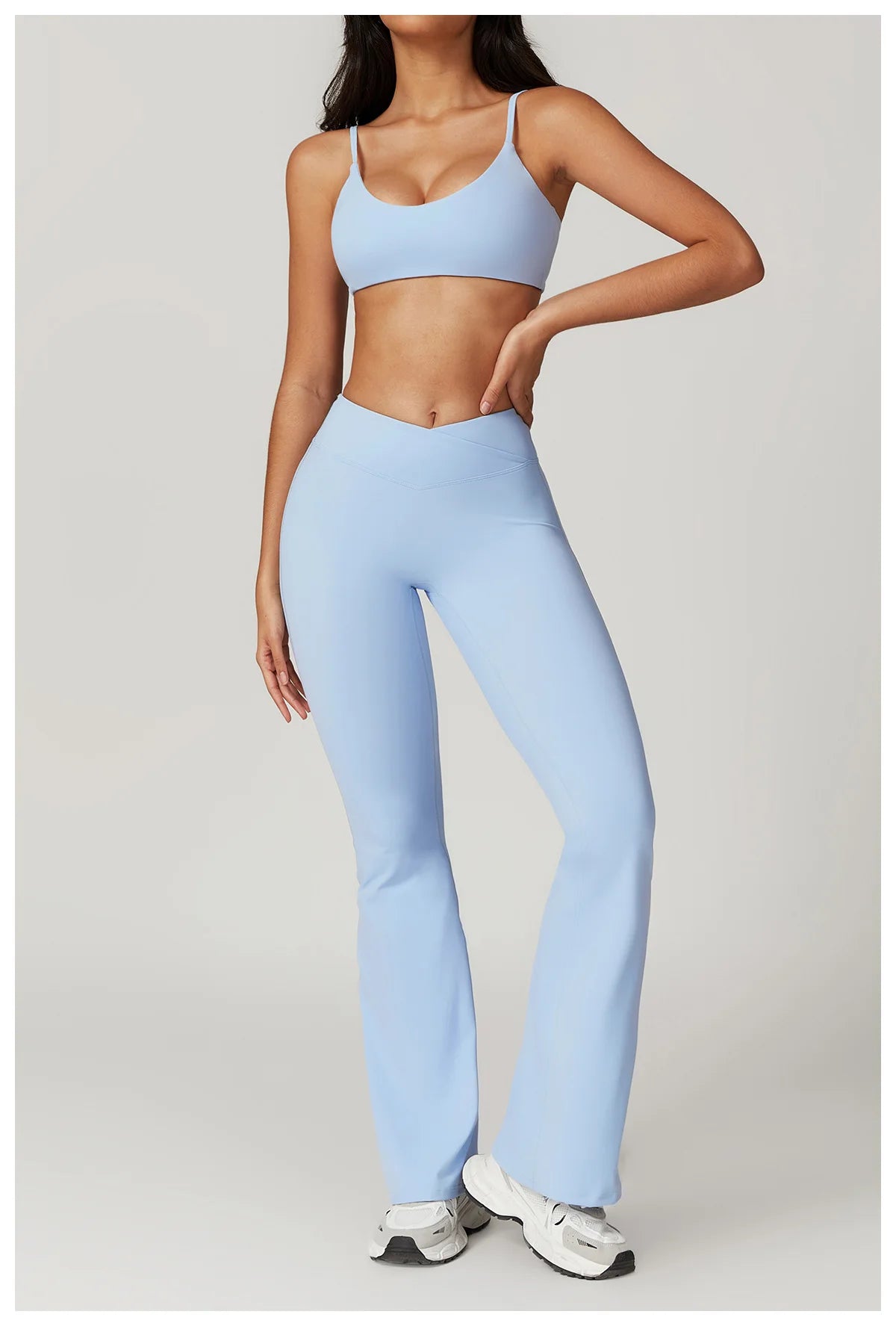 Conjunto Fitness Mujer – Top + Pantalón Acampanado de Cintura Alta